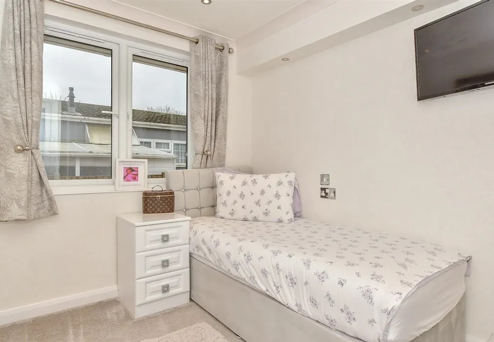Bedroom 2 - Maidstone Road, Staplehurst, Kent - Wards of Kent