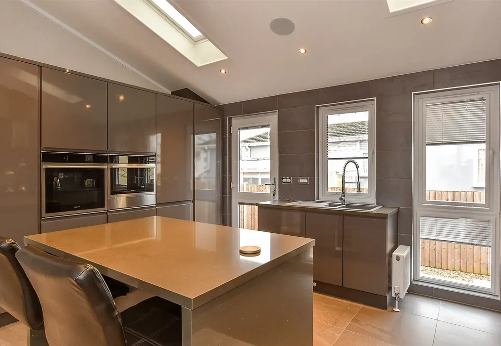 Kitchen - Maidstone Road, Staplehurst, Kent - Wards of Kent