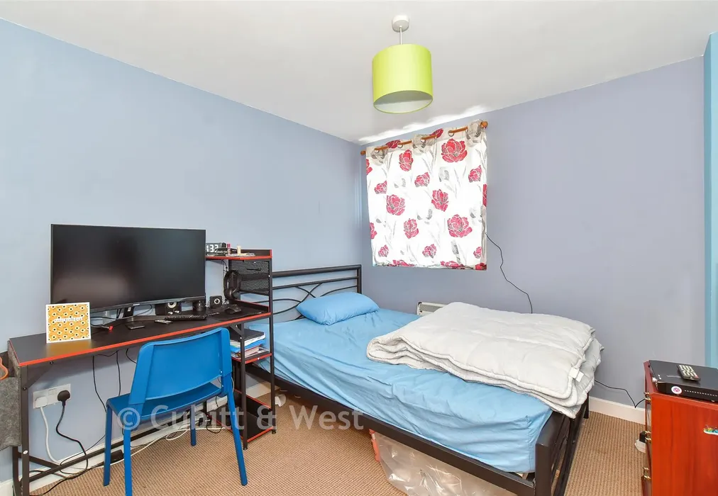Bedroom 1 - Nancy Road, Portsmouth, Hampshire - Wards of Kent