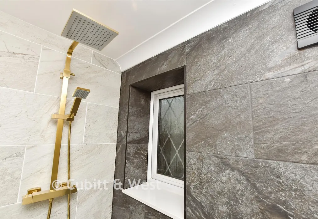 Internal Feature - Harrowlands Park, Dorking, Surrey - Wards of Kent