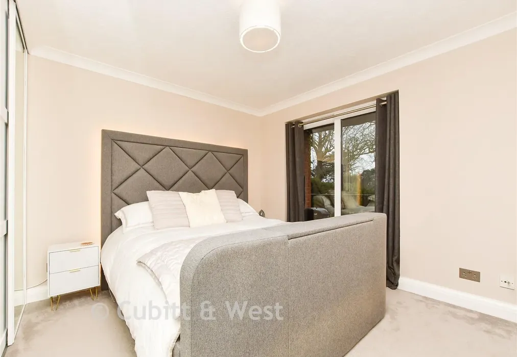 Bedroom 1 - Harrowlands Park, Dorking, Surrey - Wards of Kent