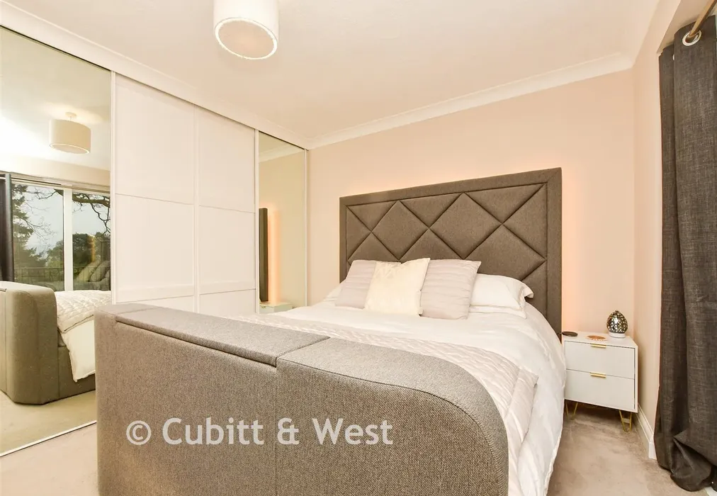 Bedroom 1 - Harrowlands Park, Dorking, Surrey - Wards of Kent