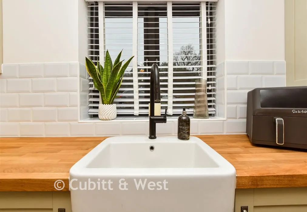 Internal Feature - Harrowlands Park, Dorking, Surrey - Wards of Kent