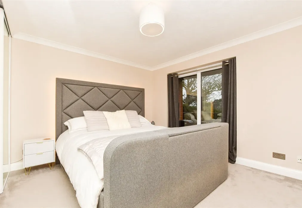 Bedroom 1 - Harrowlands Park, Dorking, Surrey - Wards of Kent