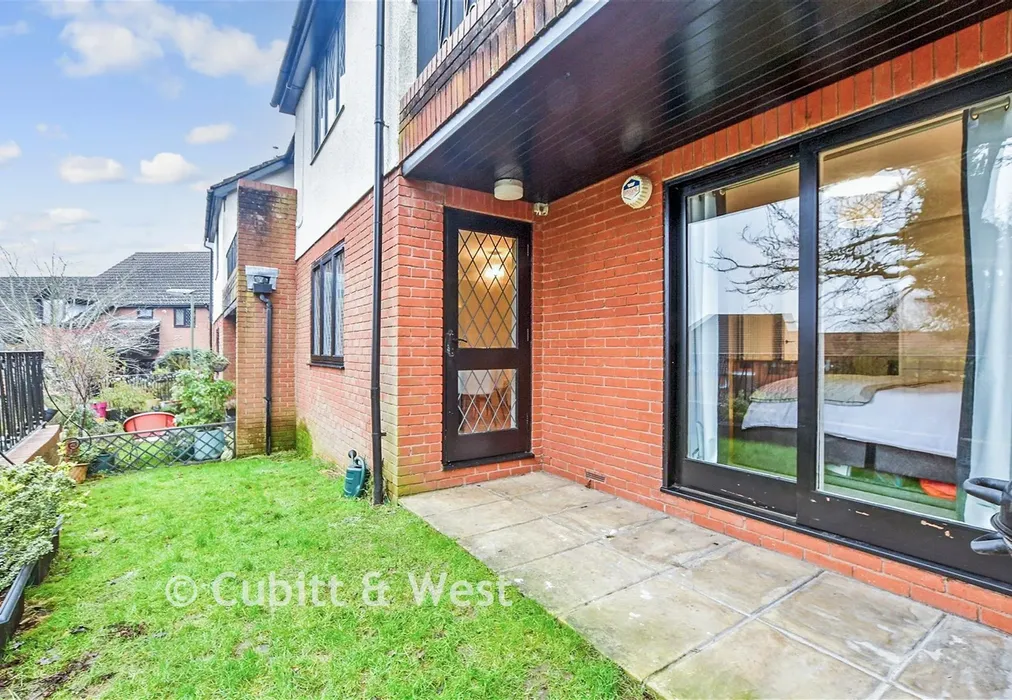 Patio - Harrowlands Park, Dorking, Surrey - Wards of Kent