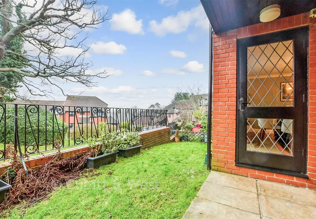 Patio/Views - Harrowlands Park, Dorking, Surrey - Wards of Kent