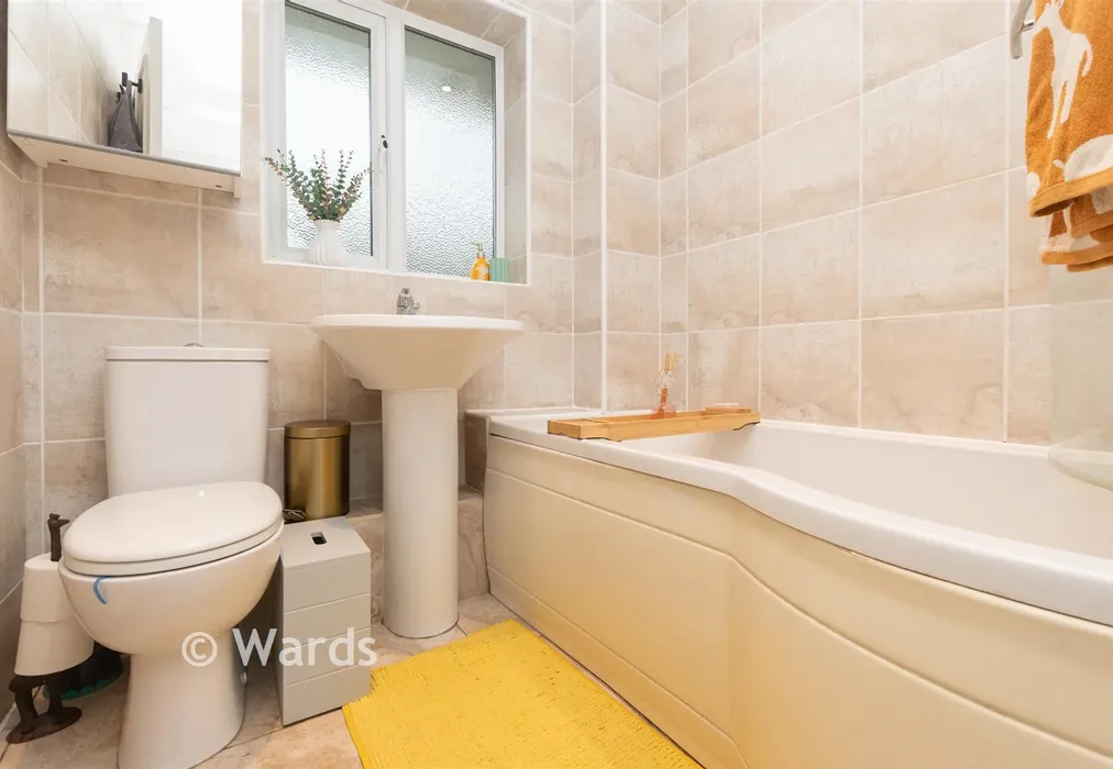 Bathroom - Woodbury Road, Walderslade Woods, Chatham, Kent - Wards of Kent