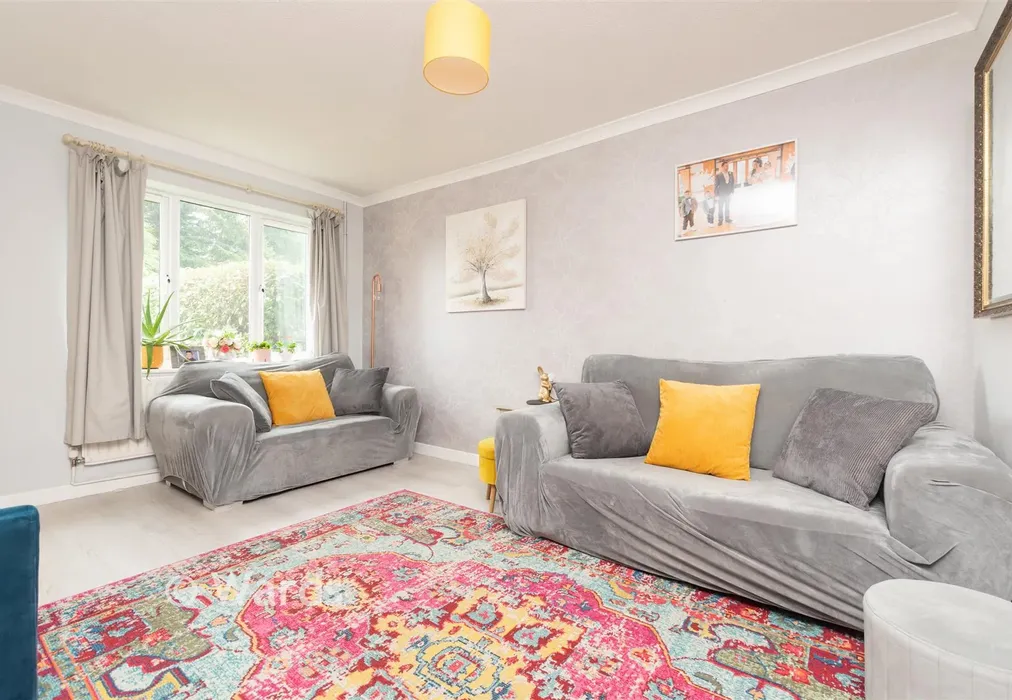 Lounge - Woodbury Road, Walderslade Woods, Chatham, Kent - Wards of Kent