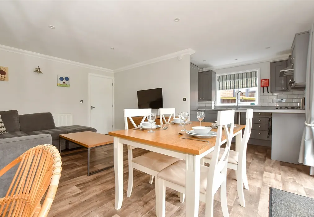 Lounge/ Dining Area - Main Road, Rookley, Ventnor, Isle of Wight - Wards of Kent