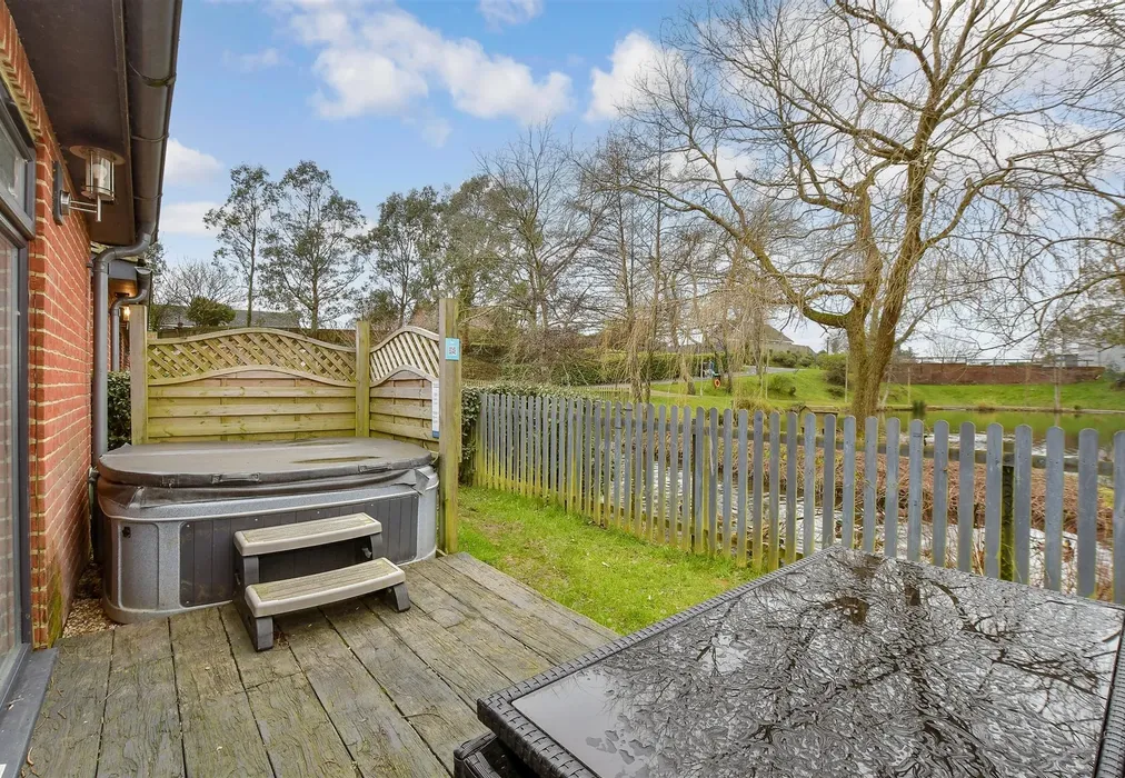 Rear Garden - Main Road, Rookley, Ventnor, Isle of Wight - Wards of Kent