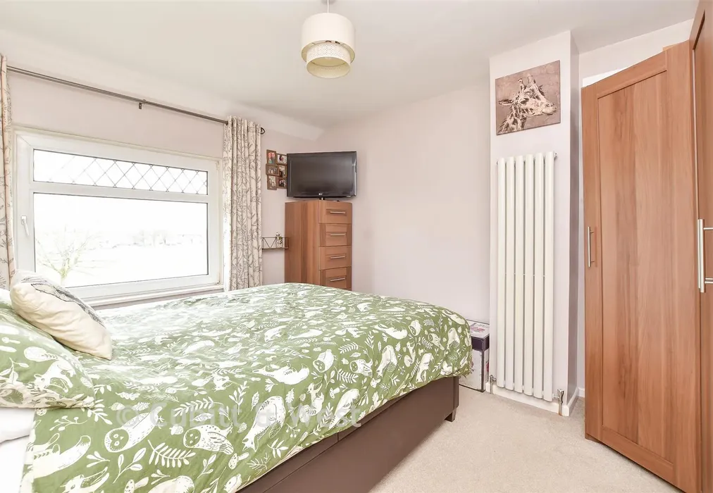 Bedroom 1 - St. Michael's Road, Havant, Hampshire - Wards of Kent