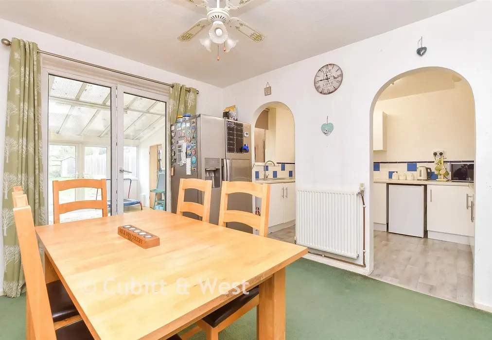 Dining Area - St. Michael's Road, Havant, Hampshire - Wards of Kent