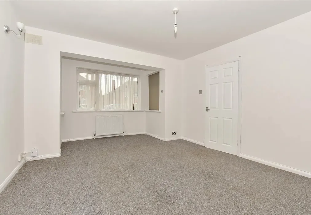 Lounge - Perkins Avenue, Margate, Kent - Wards of Kent
