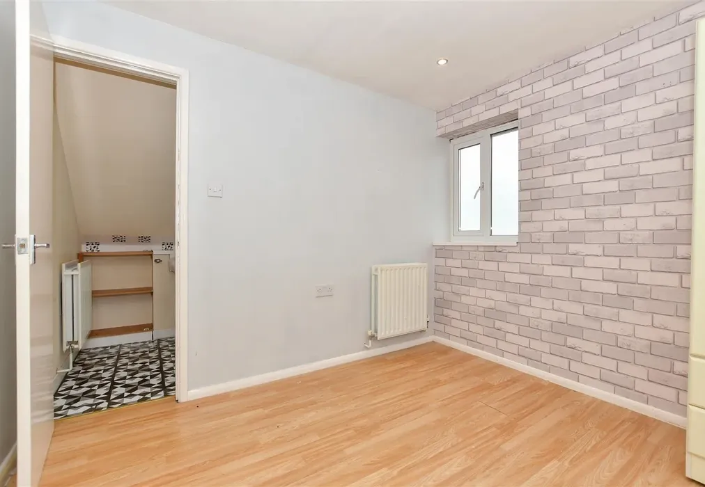 Loft Room - Perkins Avenue, Margate, Kent - Wards of Kent