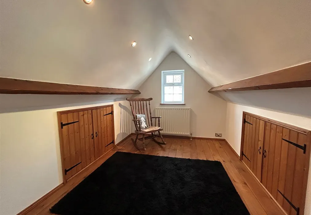 Loft Room - Lower Rainham Road, Rainham, Gillingham, Kent - Wards of Kent