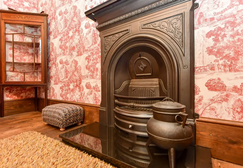 Internal Feature - Lower Rainham Road, Rainham, Gillingham, Kent - Wards of Kent