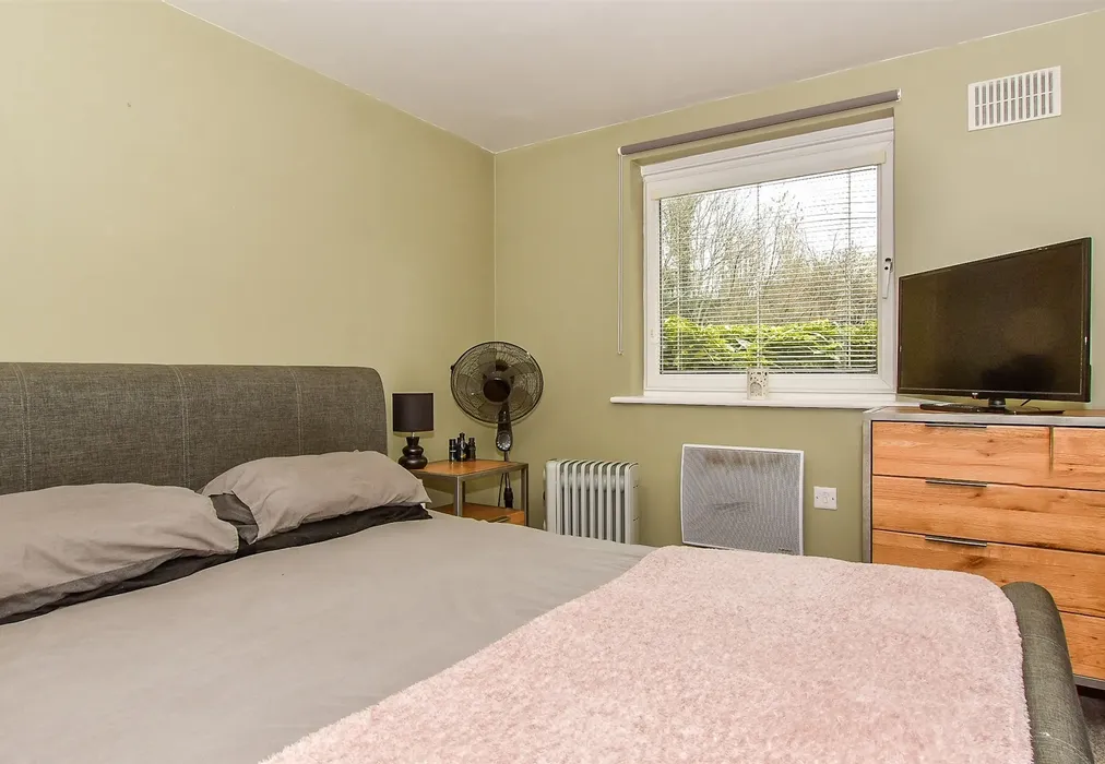 Bedroom - Addison Road, Tunbridge Wells, Kent - Wards of Kent