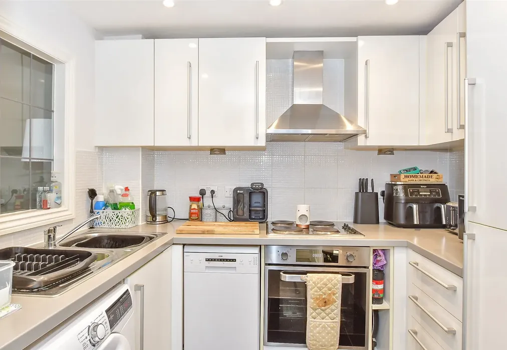 Kitchen - Addison Road, Tunbridge Wells, Kent - Wards of Kent