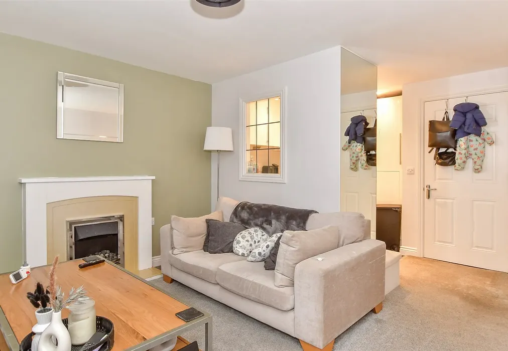 Lounge - Addison Road, Tunbridge Wells, Kent - Wards of Kent