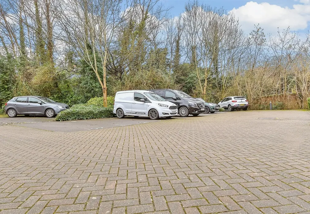Driveway/Parking - Addison Road, Tunbridge Wells, Kent - Wards of Kent