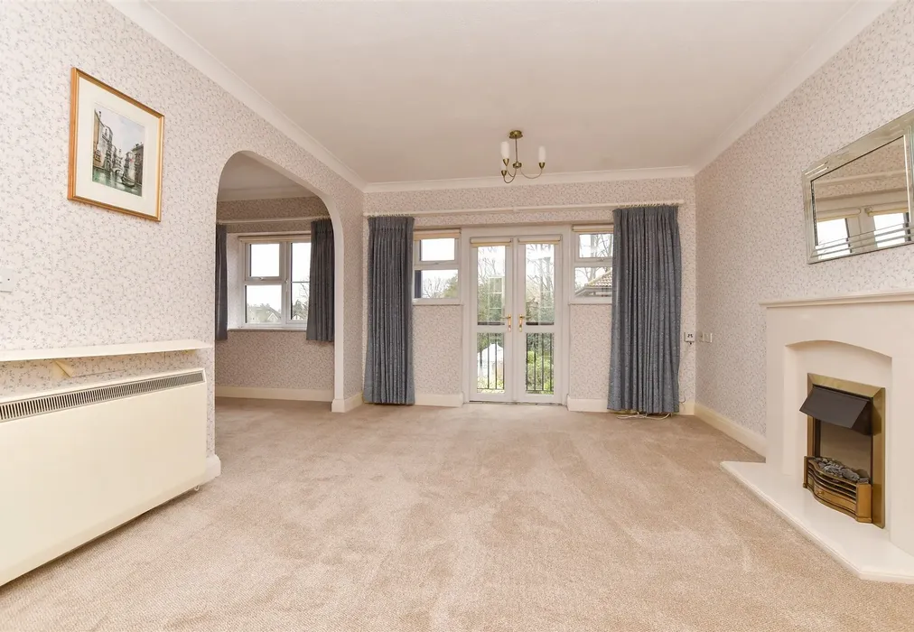 Lounge - Wray Park Road, Reigate, Surrey - Wards of Kent