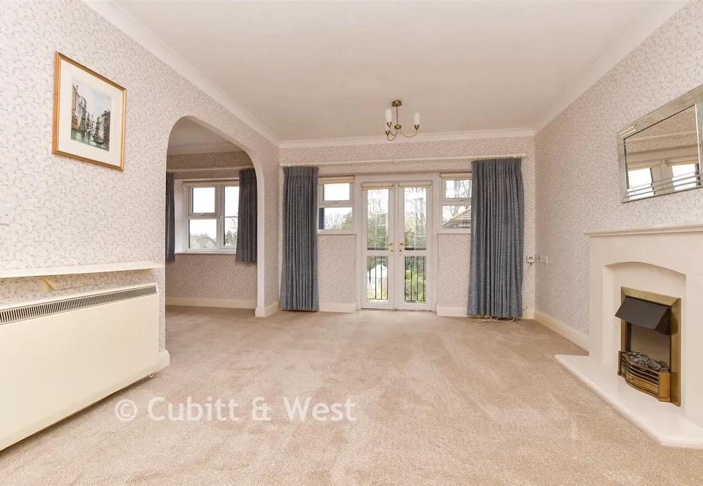 Lounge - Wray Park Road, Reigate, Surrey - Wards of Kent