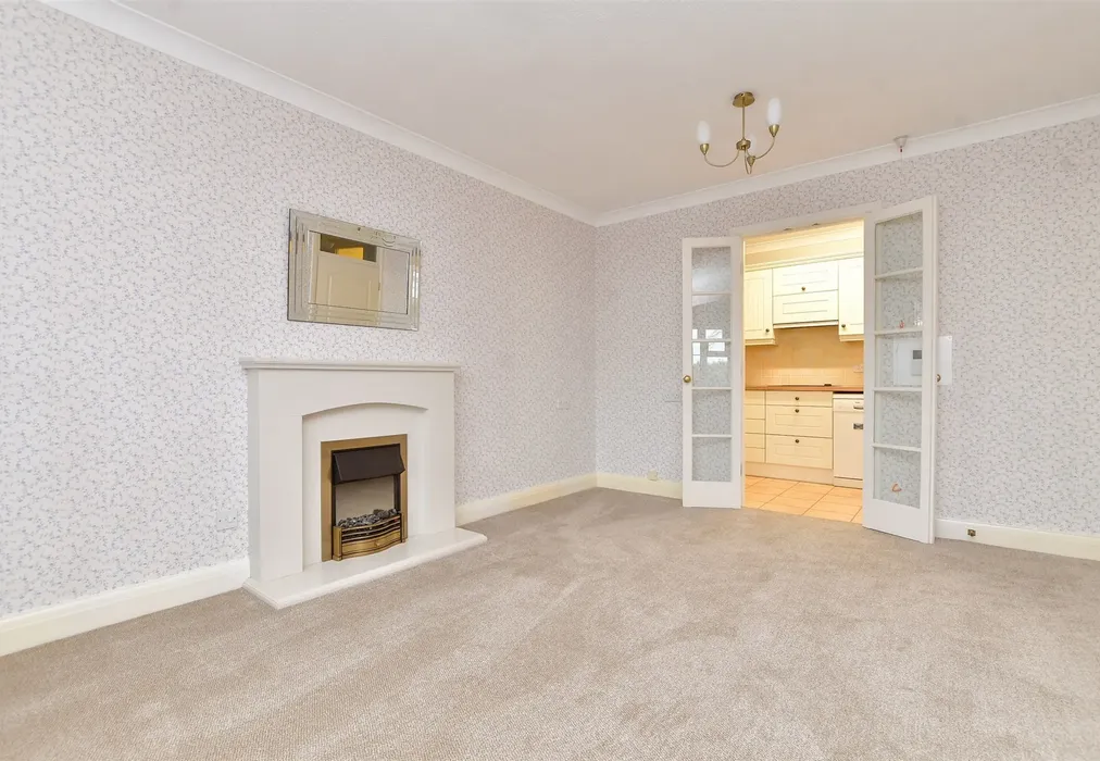 Lounge - Wray Park Road, Reigate, Surrey - Wards of Kent