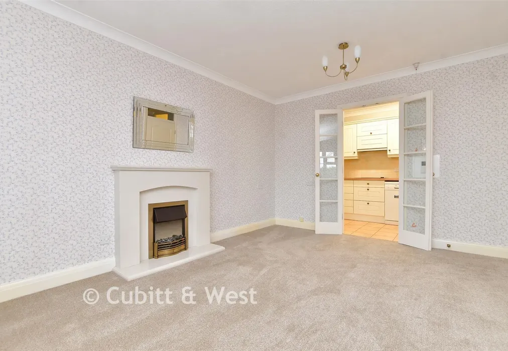 Lounge - Wray Park Road, Reigate, Surrey - Wards of Kent
