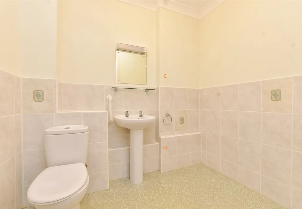 Cloakroom - Wray Park Road, Reigate, Surrey - Wards of Kent