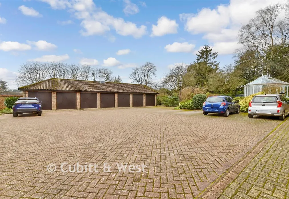 Driveway - Wray Park Road, Reigate, Surrey - Wards of Kent