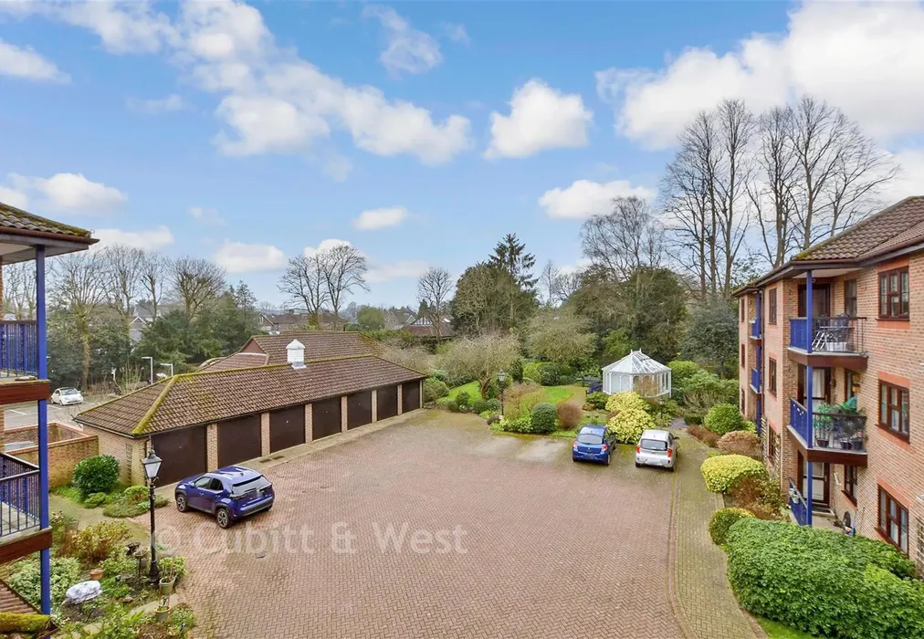 View To Front - Wray Park Road, Reigate, Surrey - Wards of Kent