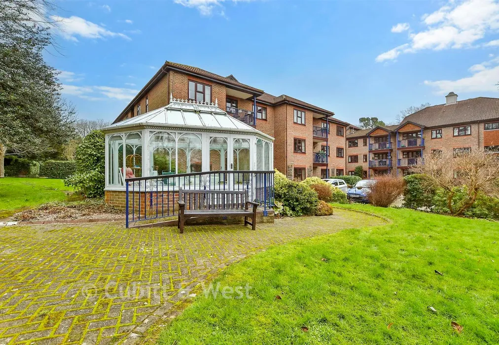 Communal Gardens - Wray Park Road, Reigate, Surrey - Wards of Kent
