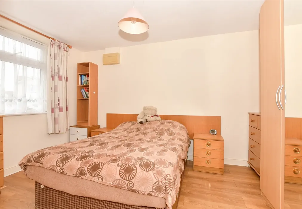 Bedroom 1 - Greenhill Road, Greenhill, Herne Bay, Kent - Wards of Kent