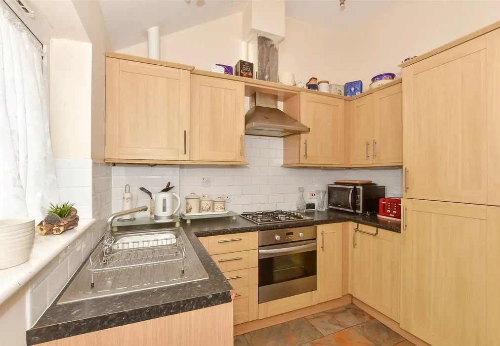 Kitchen - Greenhill Road, Greenhill, Herne Bay, Kent - Wards of Kent