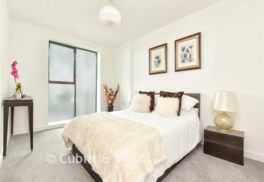 Bedroom 1 - Albion Yard, Brook Road, Redhill, Surrey - Wards of Kent
