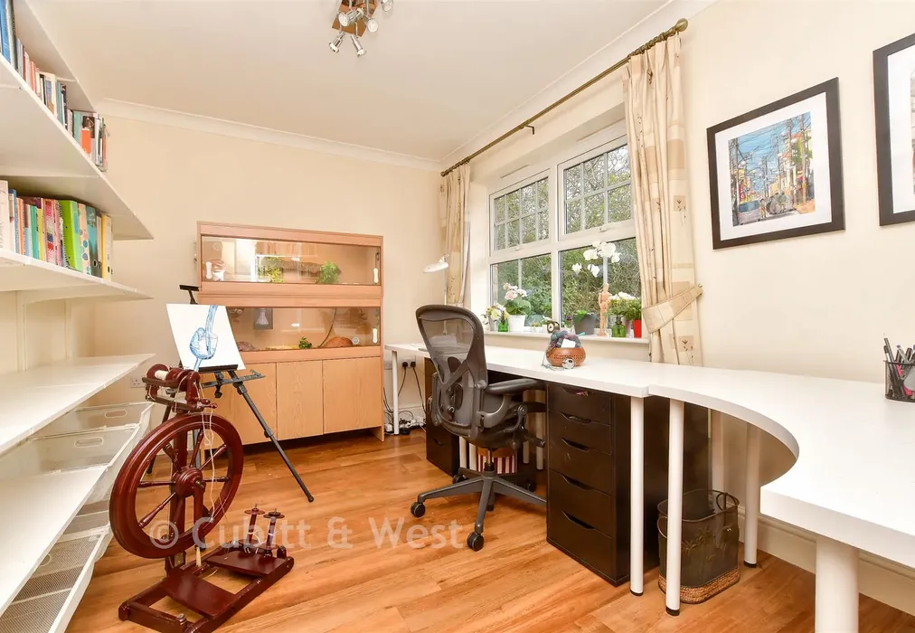 Bedroom 4 - Hillside, Banstead, Surrey - Wards of Kent