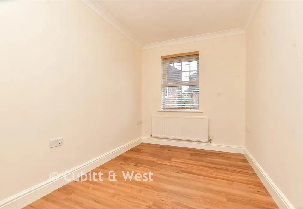 Bedroom 5 - Hillside, Banstead, Surrey - Wards of Kent