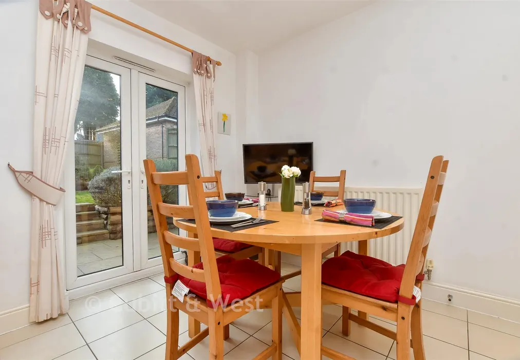 Kitchen/Breakfast Room - Hillside, Banstead, Surrey - Wards of Kent