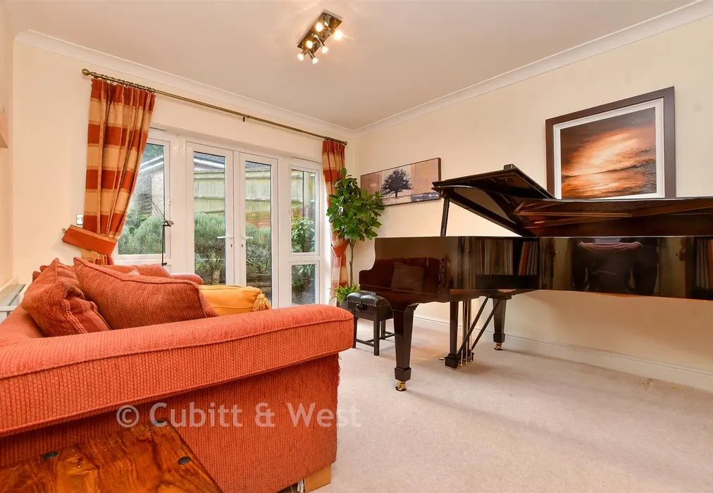 Dining Room - Hillside, Banstead, Surrey - Wards of Kent