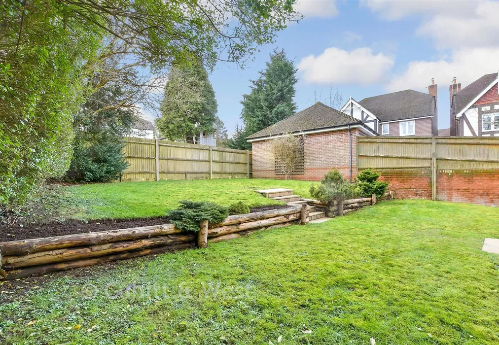 Rear Garden - Hillside, Banstead, Surrey - Wards of Kent