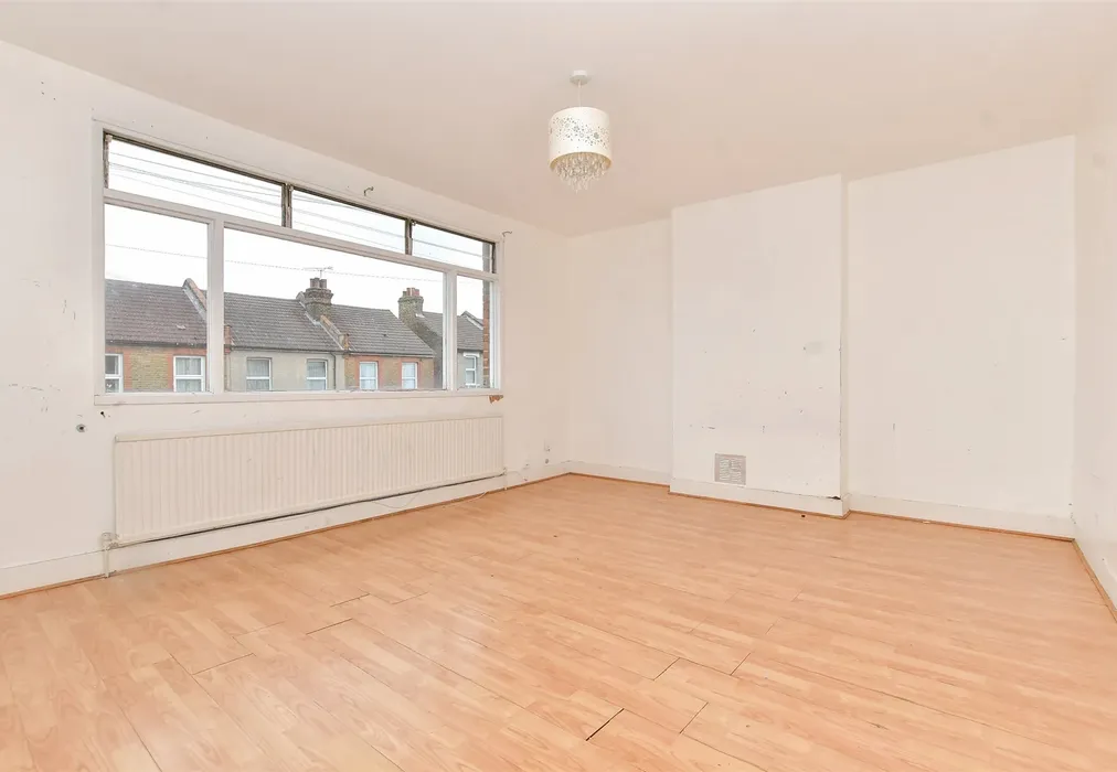 Bedroom 1 - Kynaston Road, Thornton Heath, Surrey - Wards of Kent