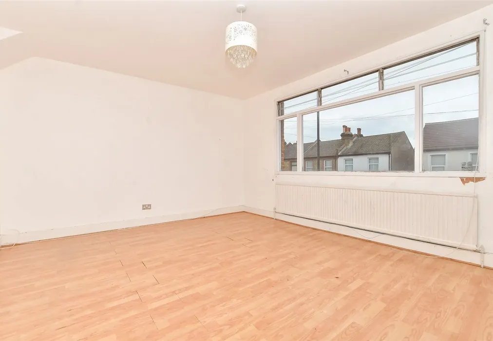 Bedroom 1 - Kynaston Road, Thornton Heath, Surrey - Wards of Kent