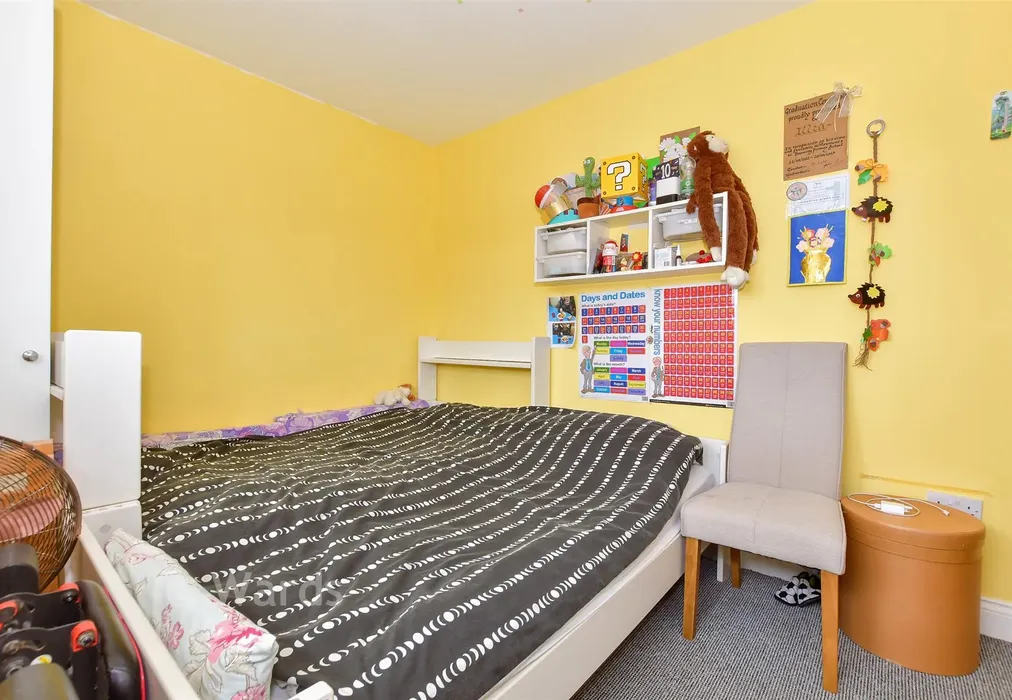 Bedroom 2 - Bishops Close, Nettlestead, Maidstone, Kent - Wards of Kent
