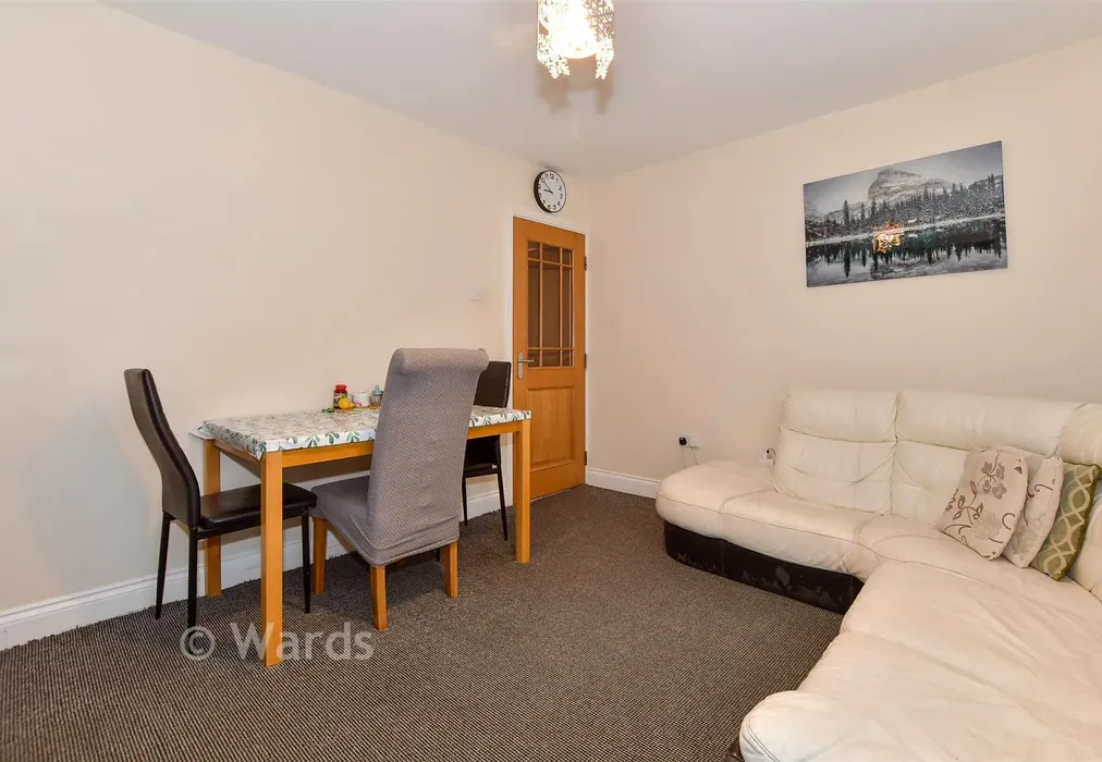 Lounge - Bishops Close, Nettlestead, Maidstone, Kent - Wards of Kent