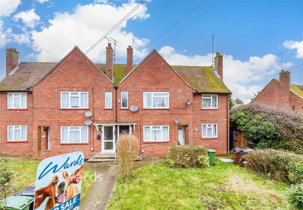 Front Web - Bishops Close, Nettlestead, Maidstone, Kent - Wards of Kent