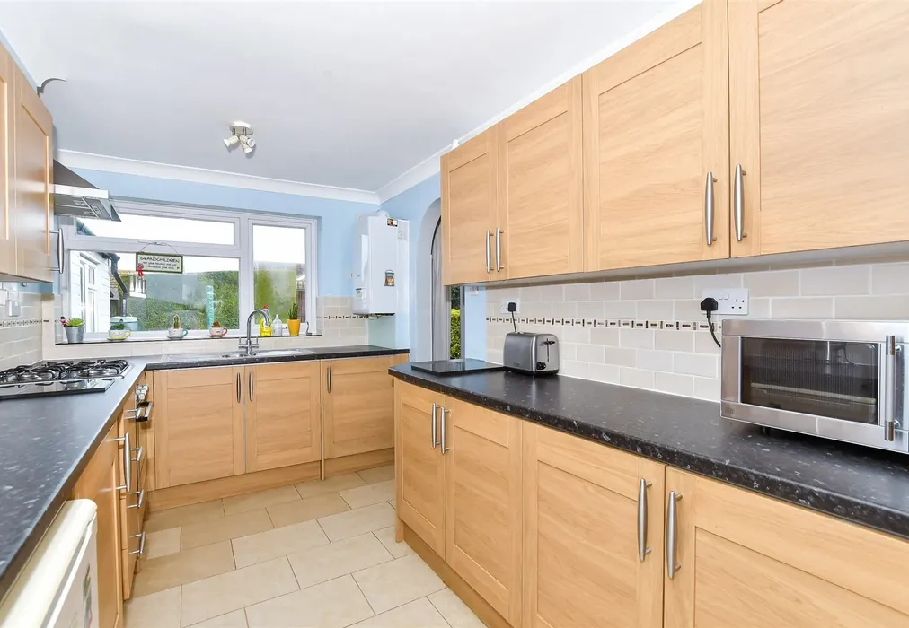 Kitchen - Rivers Road, Teynham, Sittingbourne, Kent - Wards of Kent