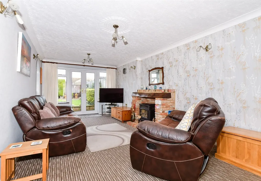 Lounge - Rivers Road, Teynham, Sittingbourne, Kent - Wards of Kent