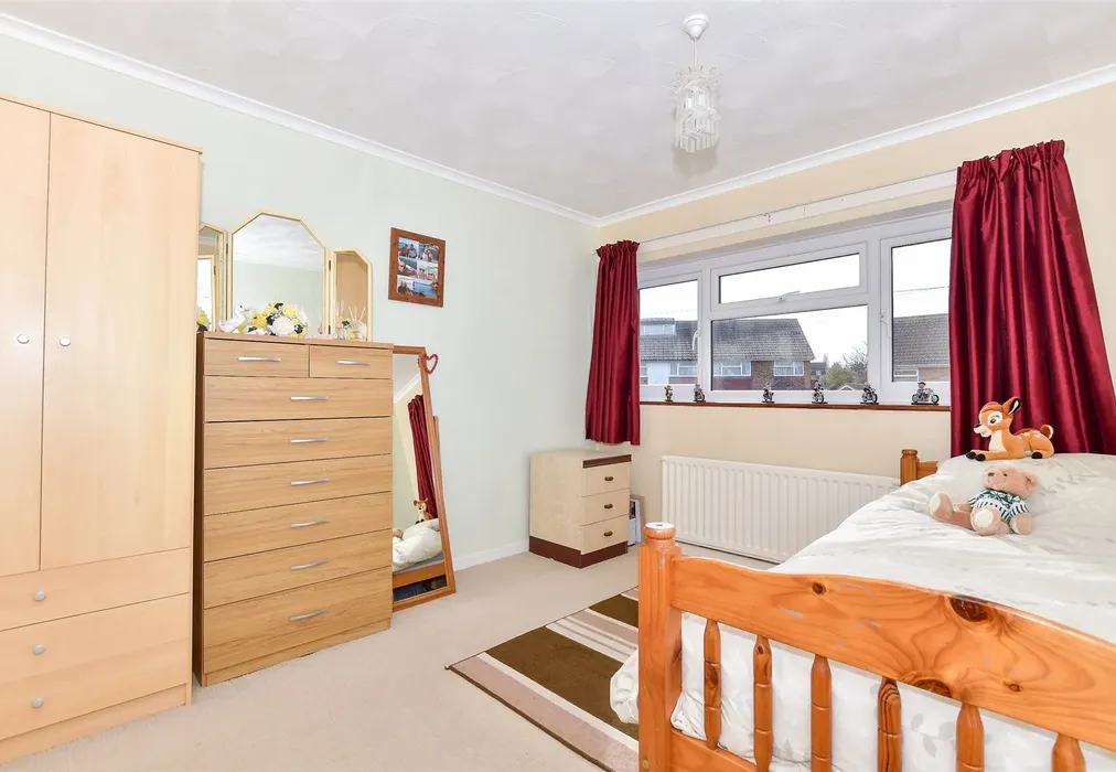 Bedroom 2 - Rivers Road, Teynham, Sittingbourne, Kent - Wards of Kent
