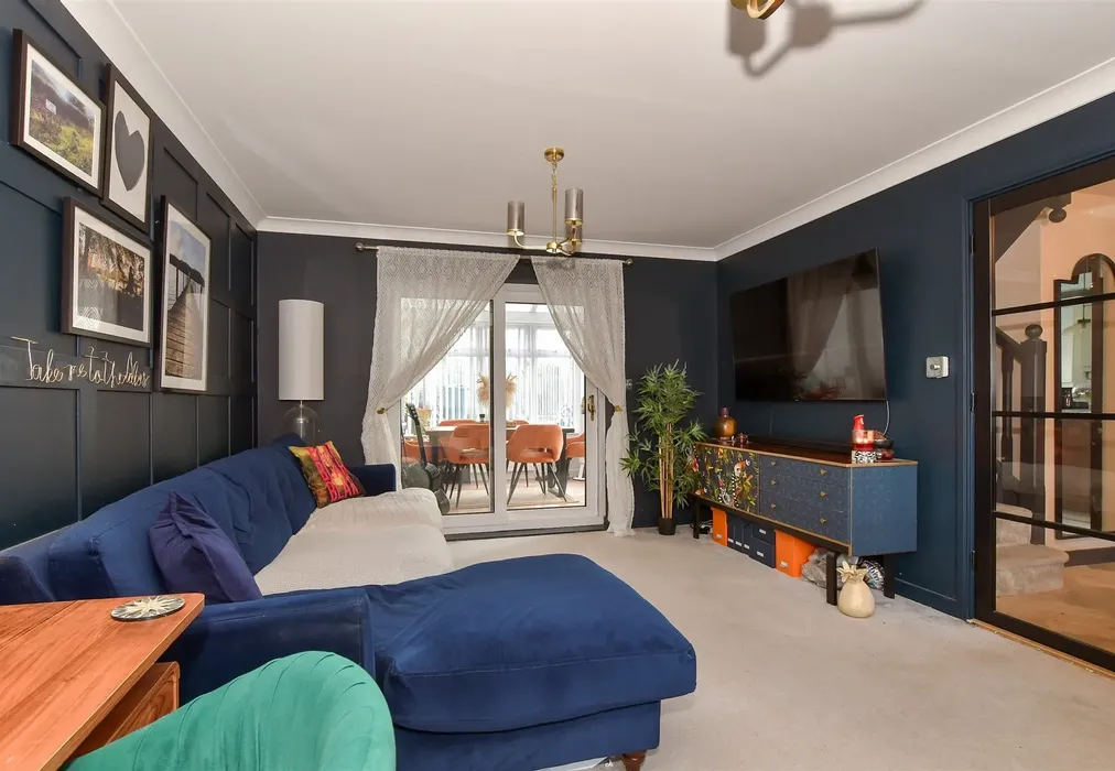 Lounge - Booth Close, Snodland, Kent - Wards of Kent
