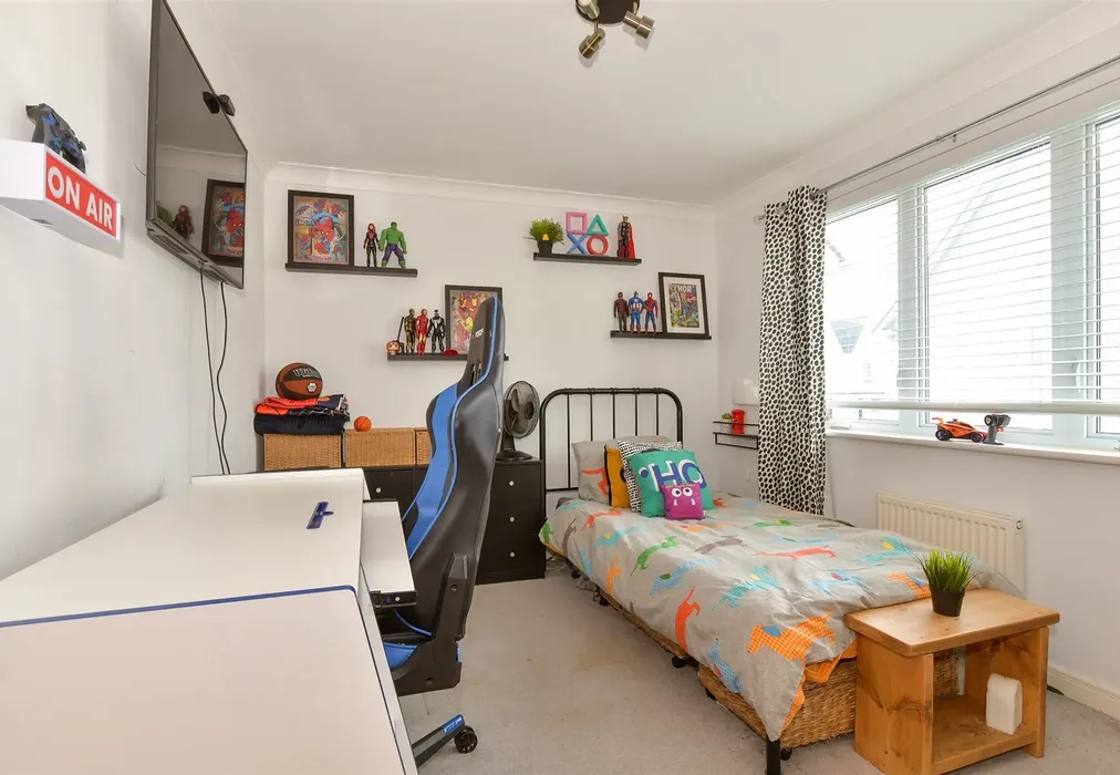 Bedroom 2 - Booth Close, Snodland, Kent - Wards of Kent